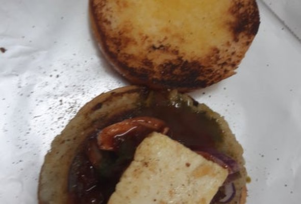 Desi Aloo Tikki Fresh Panner Burgers 😍