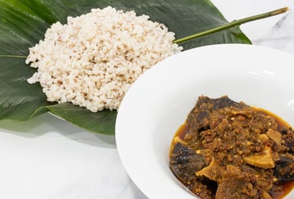 Ayamashe (White Rice or Ofada)