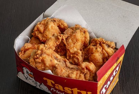 Chicken Wings with Chips