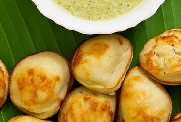 Paddu 8 Pieces and Chutney