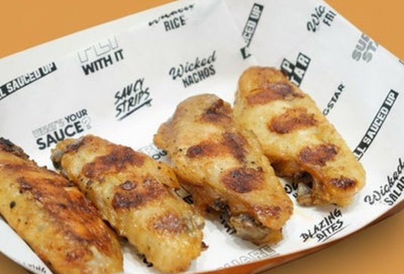 4 - Flamed grilled wings
