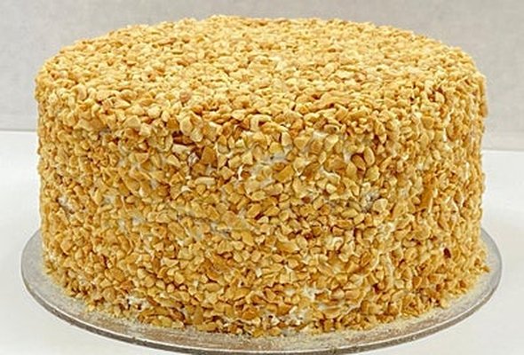 Roasted Nuts on Top and Side Round Cake
