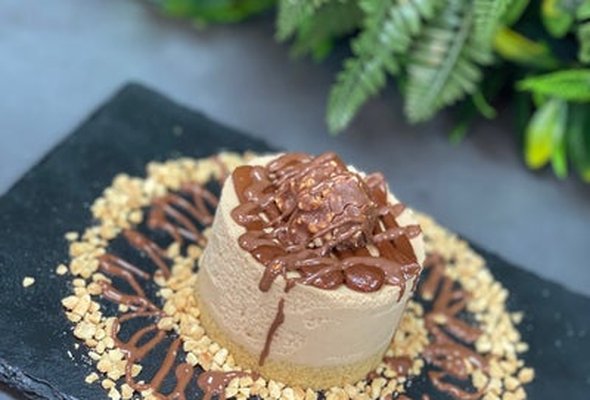 Ferrero Rocher Cheesecake