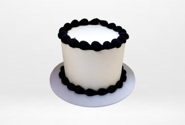 Black & White Cake - 6" x 2 Layers