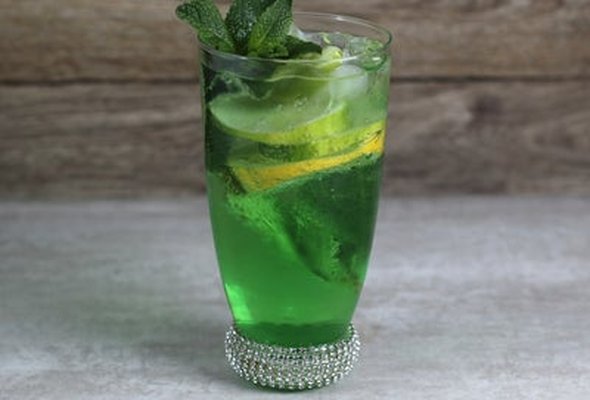Apple Fizz Mocktail