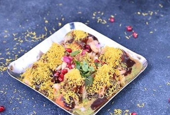 Sev Puri Sharer (12 pcs)