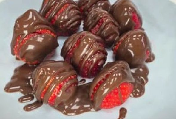 Small Chocolate Covered Strawberries