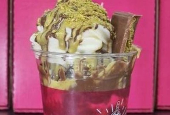 Pistachio Kunafa Sundae with Dubai Chocolate