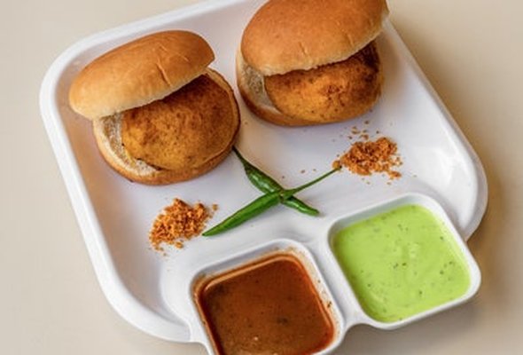 Vada Pav (2 Piece)