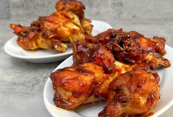 Sticky BBQ Chicken Wings