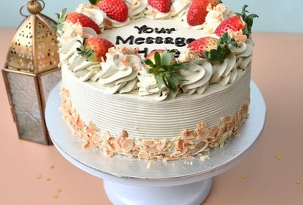 8" Strawberry Pistachio Cream Cake