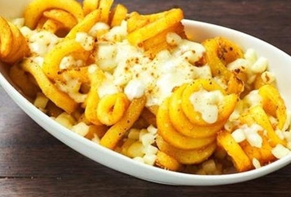 Cheesy Loaded Curly Fries 🍟