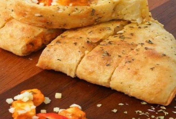 Paneer Tikka Butter Masala, Red Paprika Stuffed Garlic Bread