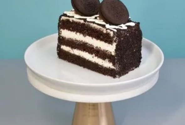 Cookies and Cream Cake Slice