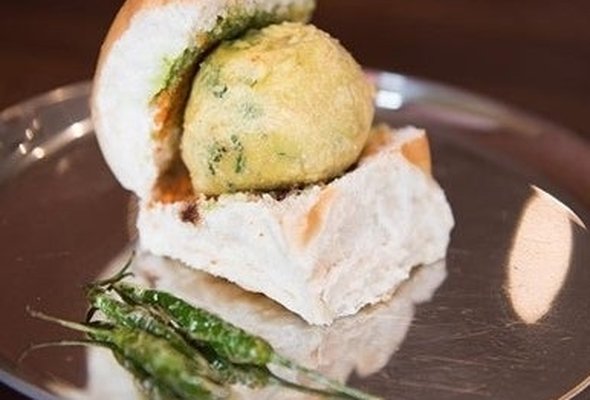 Butter Vada pav