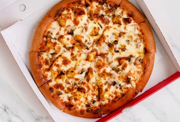 California Chicken Pizza