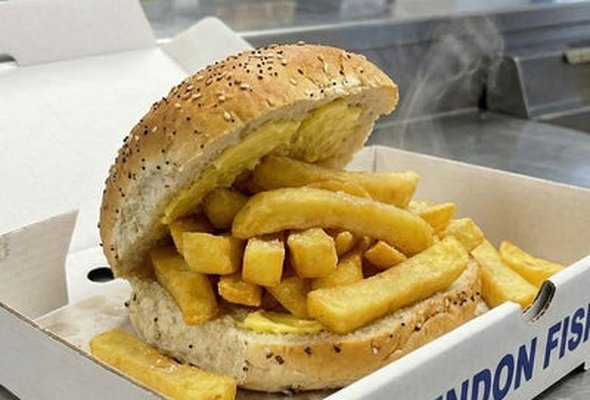 Chips Batch Seeded Buns with Chips