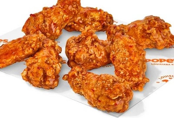 8 Saucin' Wings
