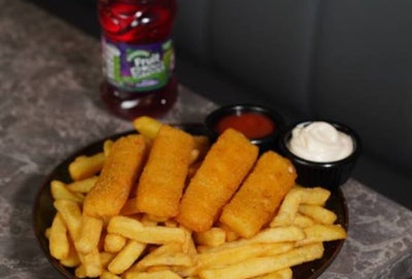 Mozzarella Fingers and Chips