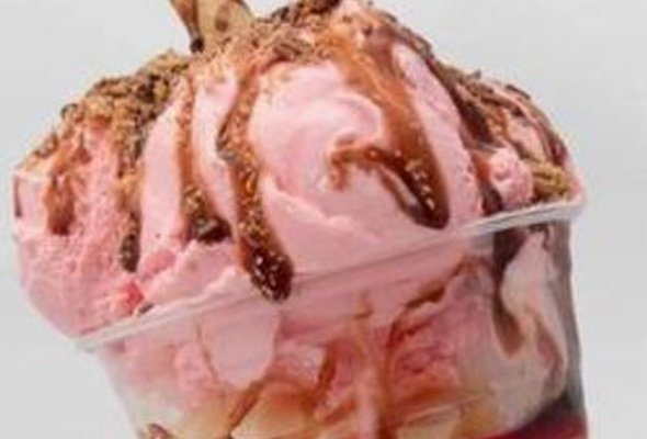 Berry Biscuit Sundae