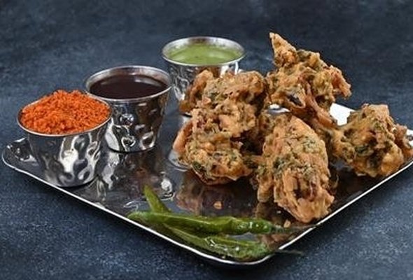 Onion Bhajiya Plate