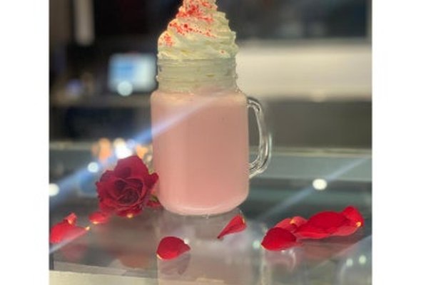 Roohafzah Milkshake