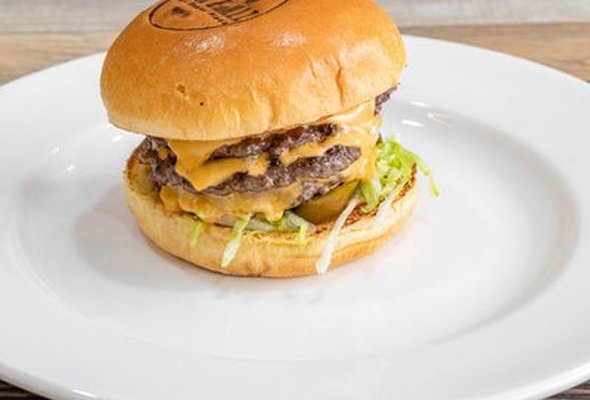 Dinz Triple Pattie Cheeseburger