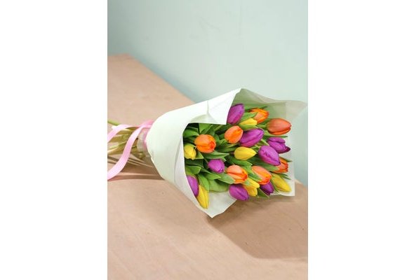 Vibrant Tulip Wrap