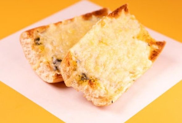 Cheesy Garlic Bread V