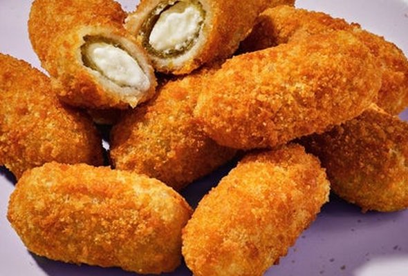 Cheesy Jalapeño Bites 🌶️