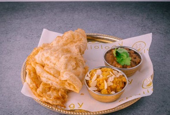 Fresh Halwa Puri Nashta