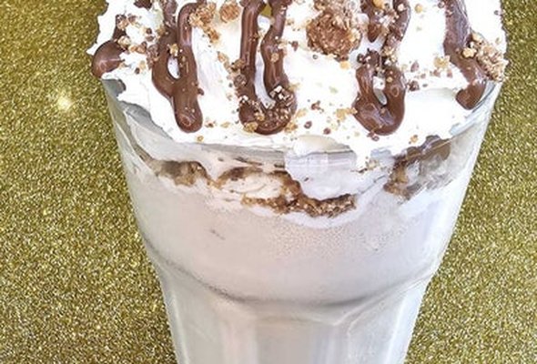 Snickers PEANUT BUTTER  milkshake