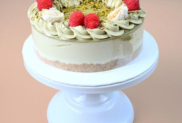 Berry Pistachio Cheesecake