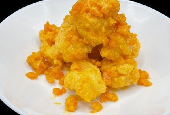 Deep Fried King Prawns with Salted Egg Yolks 黄金蝦球