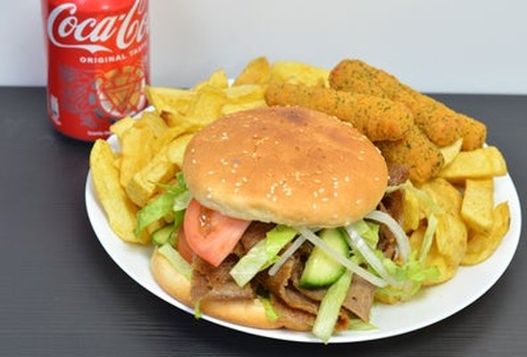 Kebab Burger & Chips, 4 Mozzarella Sticks & Drinks
