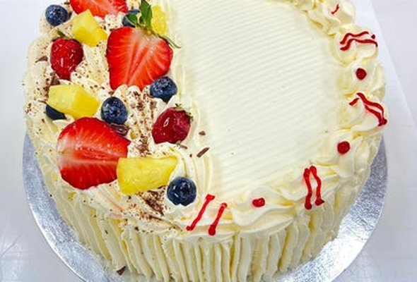 Mixed Fruit Vanilla Sponge, Vanilla Flavour, and All Vanilla Fresh Cream on Side