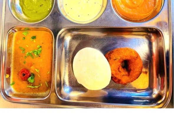Idli Medhu Vada Plate