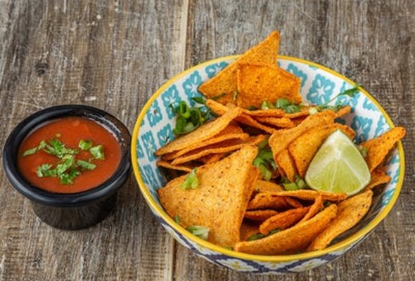Tortilla Chips and Salsa Roja
