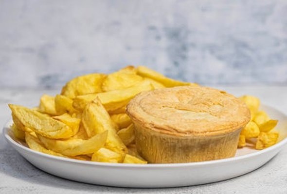 Vegan Chicken & Mushroom Pie & Chips