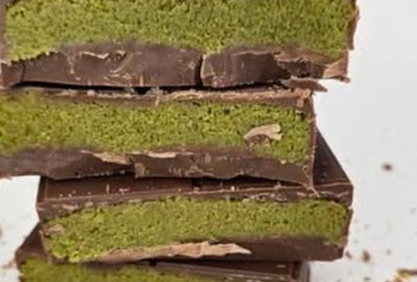 Kunafa Chocolate Bar