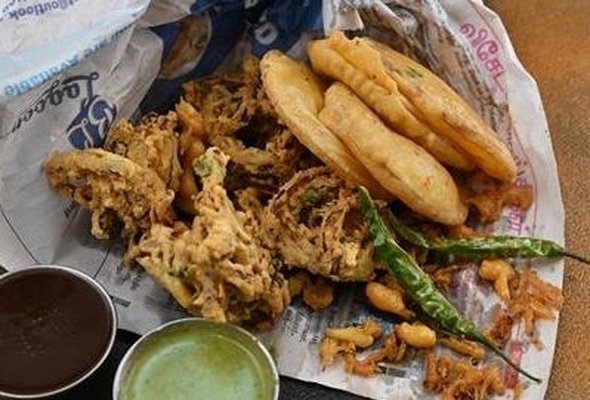 Mixed Bhajiya Plate