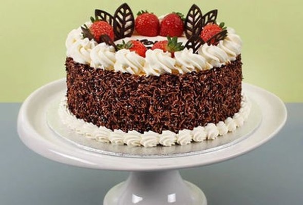 8'' Chocolate Sprinkles & Strawberry​
