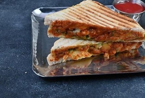 Schezwan Cheese Grilled Sandwich