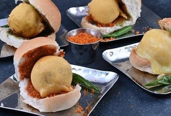 Five Vada Pav 1 Free