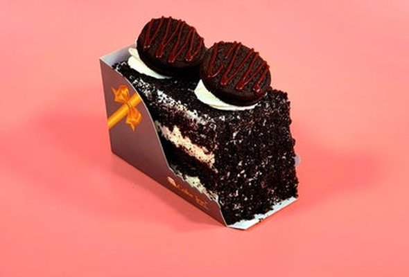 Cookies and Cream Cake Slice