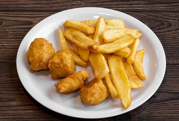 Kids Chicken Nuggets and Chips