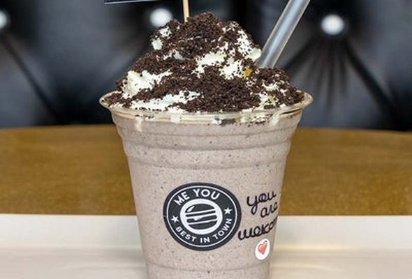 Oreo Milkshake  ( so think, so Creamy)