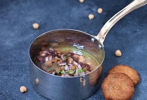 Aloo Tikki Chaat