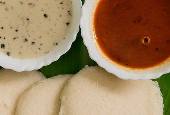 Idli 3 Pieces and Sambar and Chutney