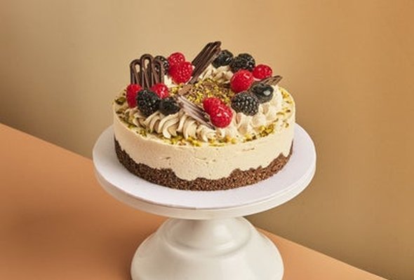 Pistachio Berry Tiramisu Cheesecake
